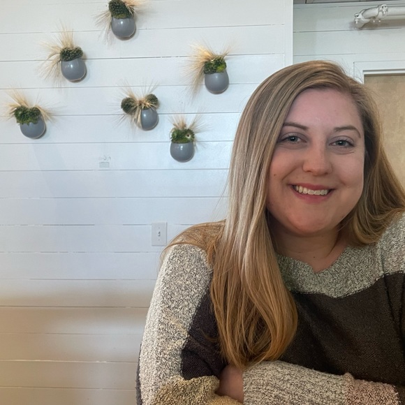 Meet your Posher, Sarah - Picture 1 of 1